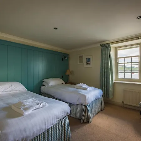 Edgcumbe Arms Otel Torpoint