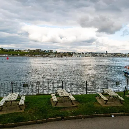 Edgcumbe Arms Otel