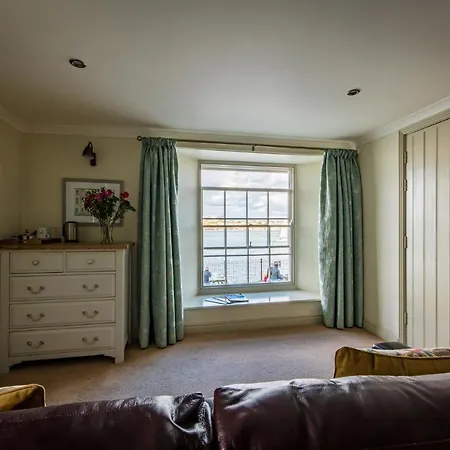 Edgcumbe Arms Otel Torpoint